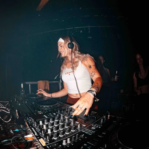 STELLA MARIA - SCHRANZ @ HOME #001