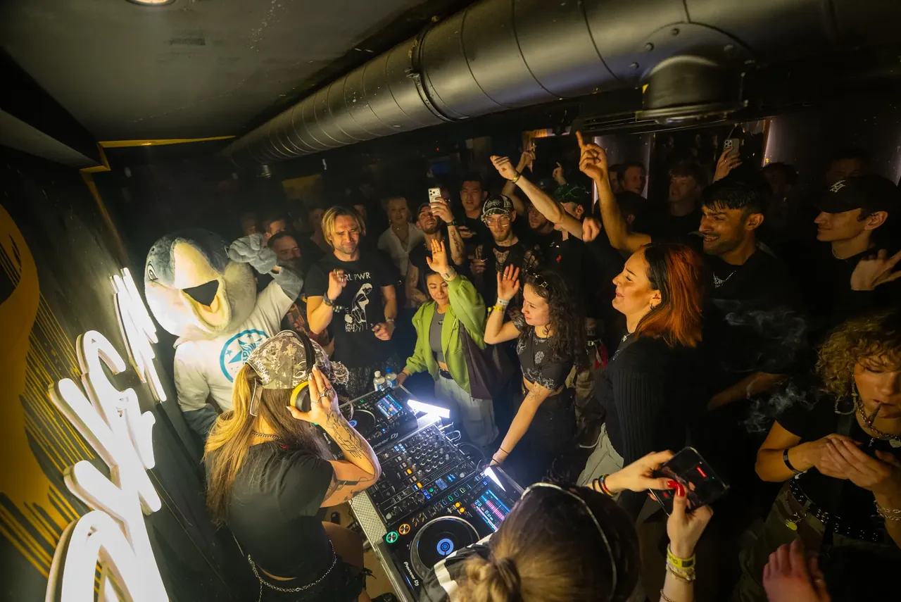 ADE 2026 Coffeeshop Hotbox Rave, photo 2